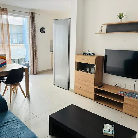 Apartament Charming 2 Bedroom Near Psci2-1